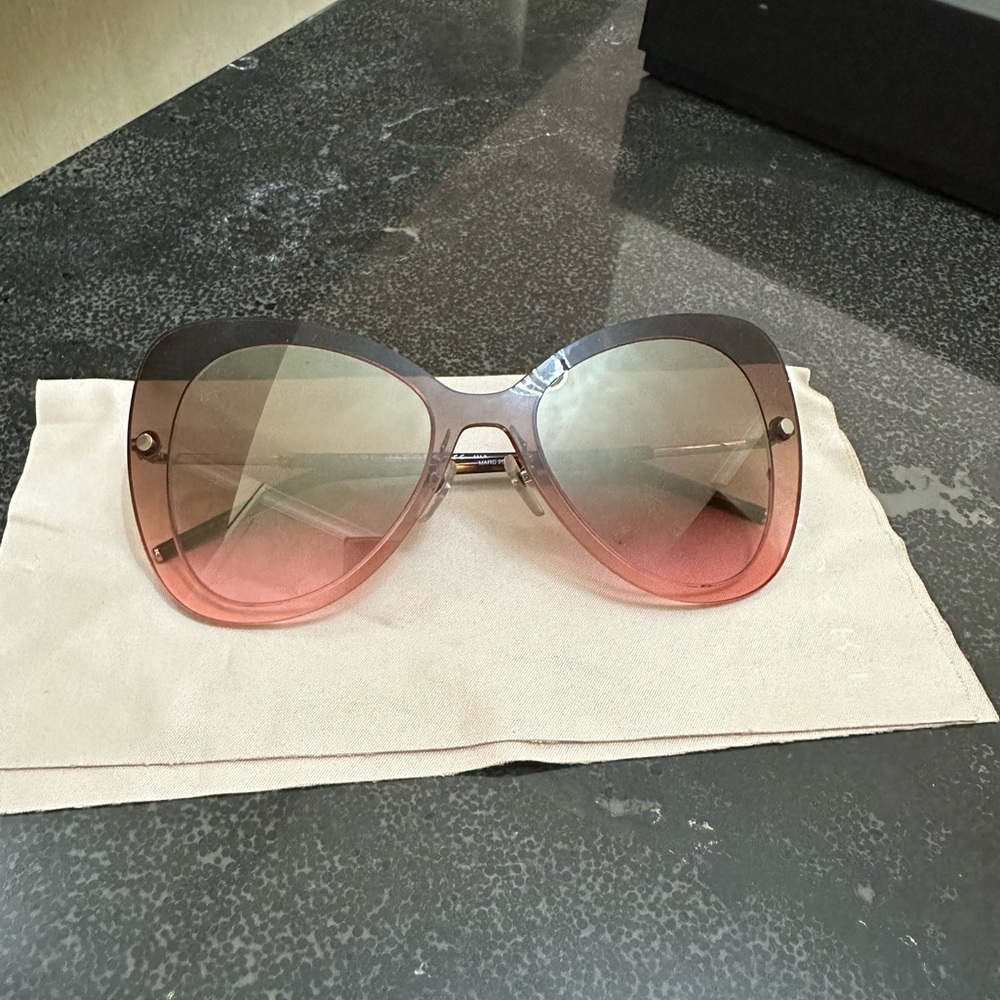 Marc Jacobs Pink Subglasses